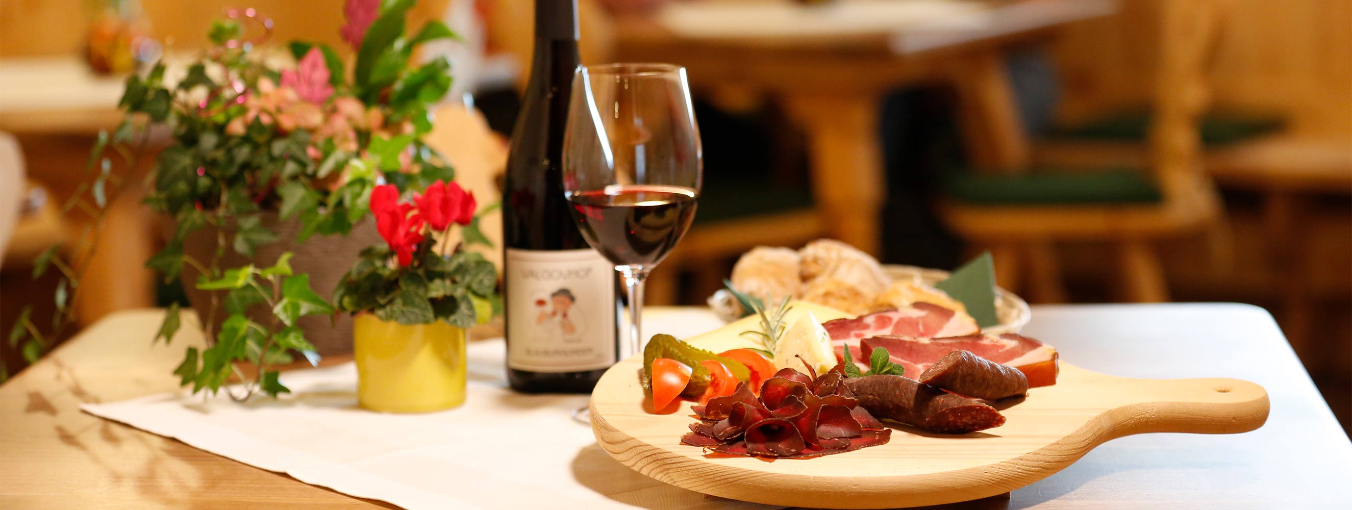 Öffnungszeiten & Tischreservierung